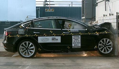 Crashtest mit Teslas Volumenmodell - Fünf Sterne für das Model 3