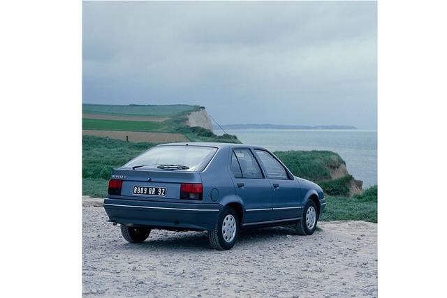 Tatsächlich erwiesen sich die Japaner als gute Lehrmeister, konnte sich der Renault 19 in Qualitätsrankings und Pannenstatistiken doch weit besser platzieren als seine Vorgänger.