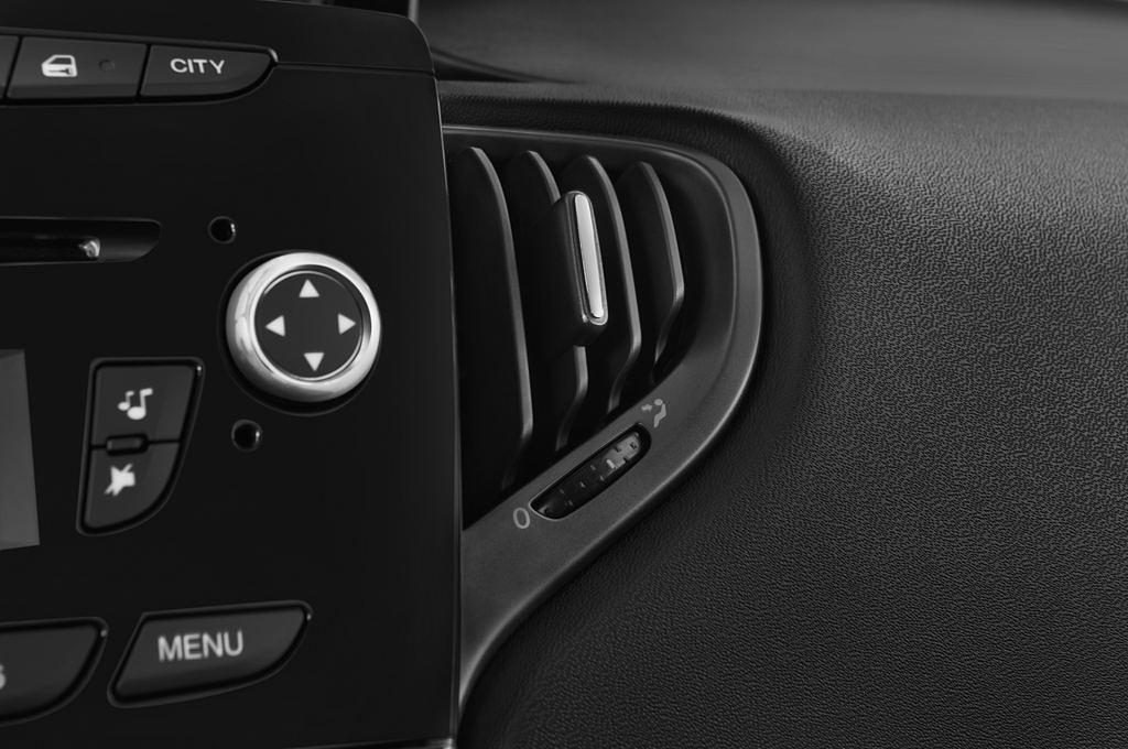 Lancia Ypsilon (Baujahr 2010) Platino 3 Türen Lüftung