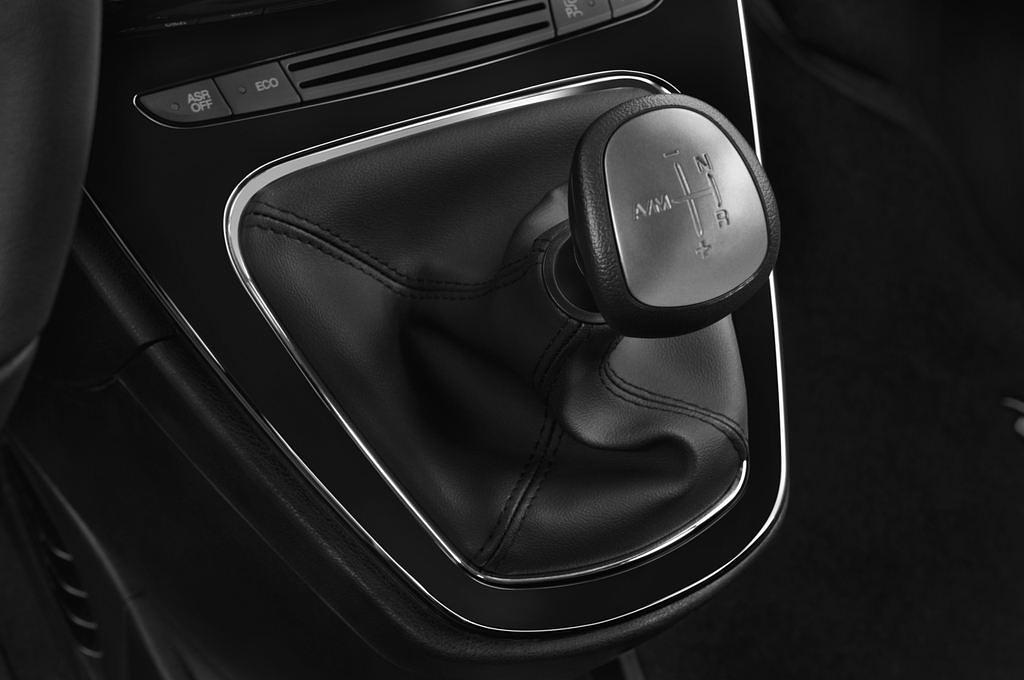 Lancia Ypsilon (Baujahr 2011) Silver 5 Türen Schalthebel