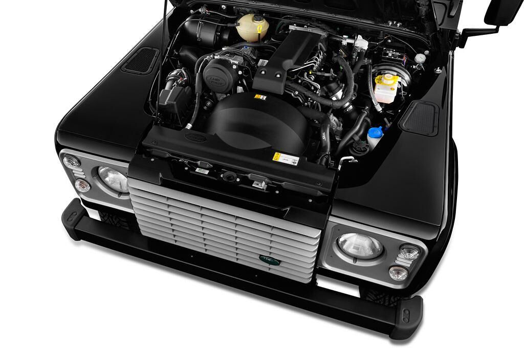 Land Rover Defender (Baujahr 2013) SE 3 Türen Motor