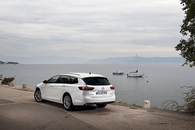 Der Opel Insignia Sports Tourer 1.6 DIT ist 232 km/h schnell