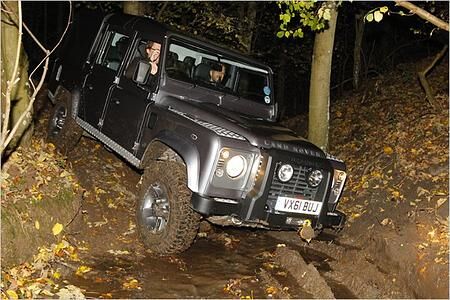 Land Rover Defender mit neuem Diesel im Test: Durch dick und dünn