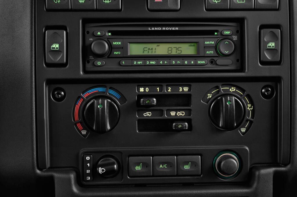 Land Rover Defender (Baujahr 2013) SE 3 Türen Temperatur und Klimaanlage