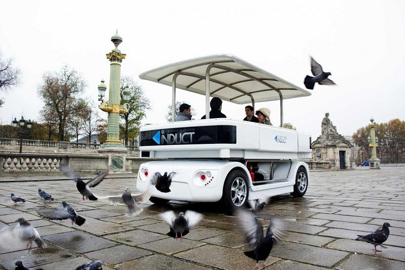 Das Shuttle, das per Smartohone geordert werden kann, soll das Auto in der Stadt entbehrlicher machen.