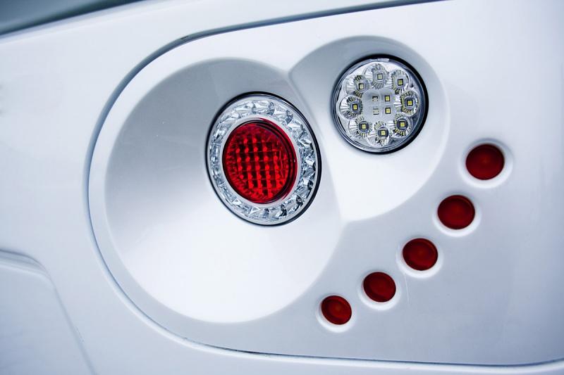 Das Fahrzeug wird elektrisch angetrieben.