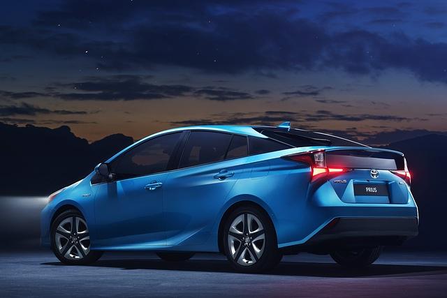 Auch die Rückleuchten hat Toyota beim Prius III verändert