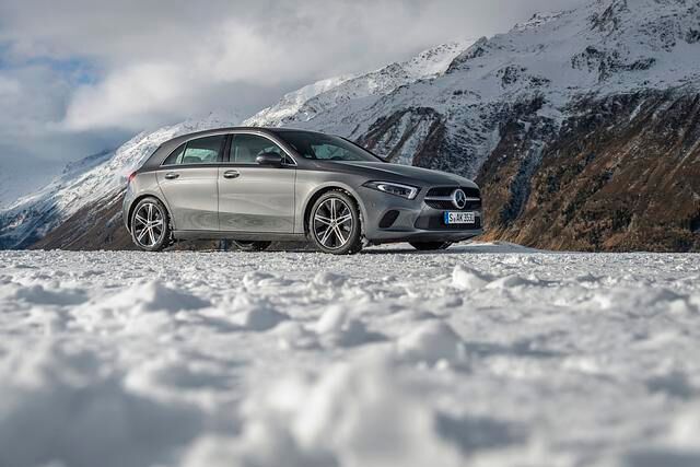 Den Traktionsvorteil kann die A-Klasse nicht nur auf Schnee ausspielen