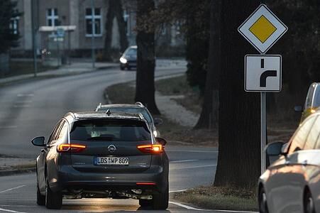 Studie zu Blinkverhalten - Jeder Zweite macht's falsch