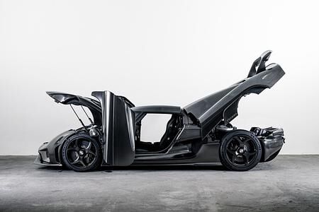 Koenigsegg Regera „KNC“  - Anziehend ausgezogen 