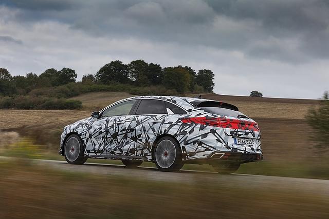 Kia Pro Ceed 1.6 T-GDI - noch im getarnten Zustand