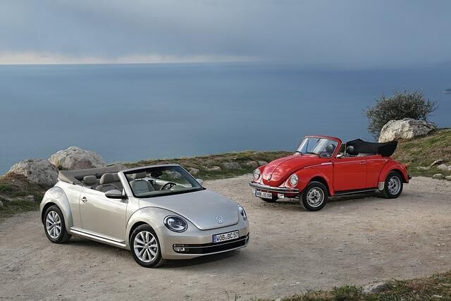 Volkwagen Beetle Cabrio 2013 und VW Käfer Cabrio 1980