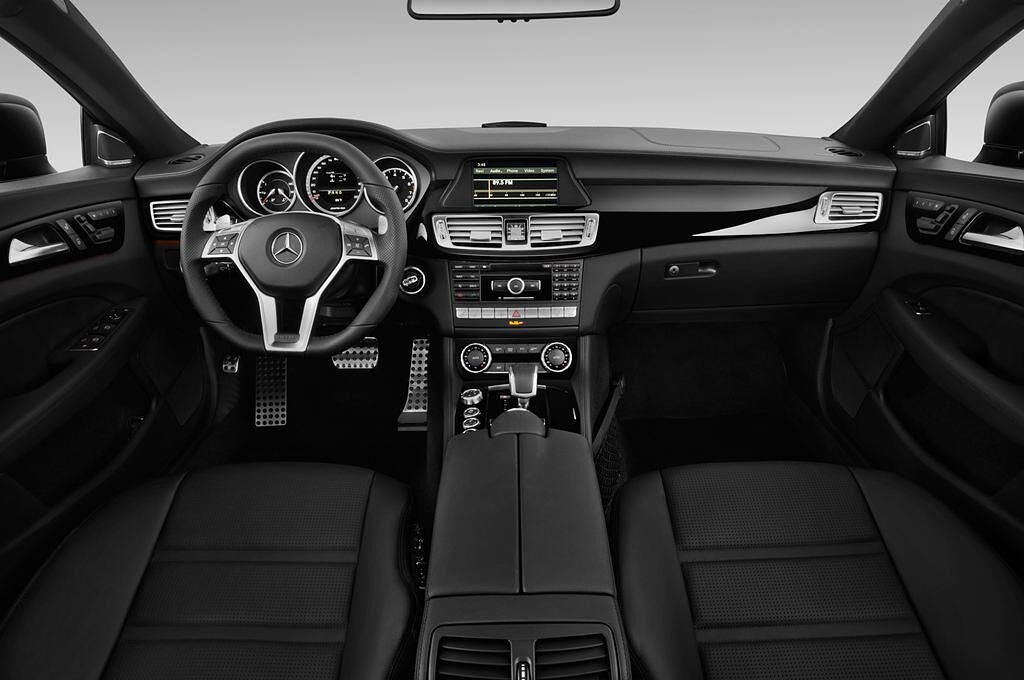 Mercedes CLS (Baujahr 2013) AMG 4 Türen Cockpit und Innenraum