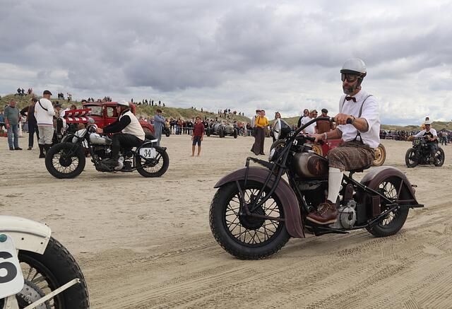 Etwa die Hälfte der Starter sind Motorräder