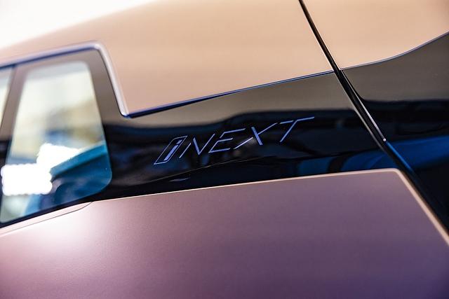 BMW iNext 2021