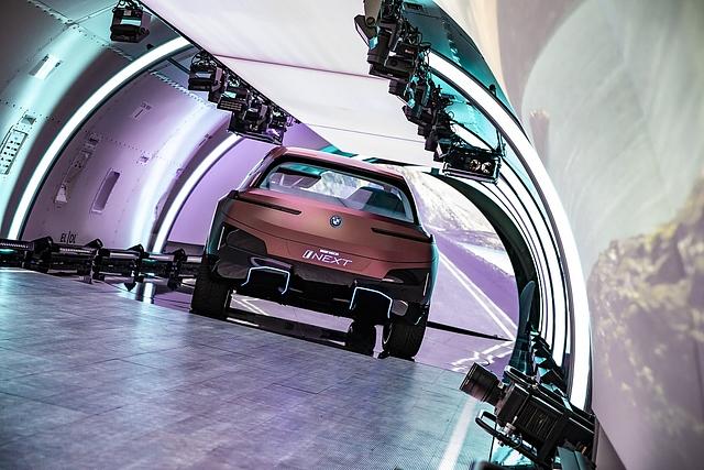 BMW iNext 2021
