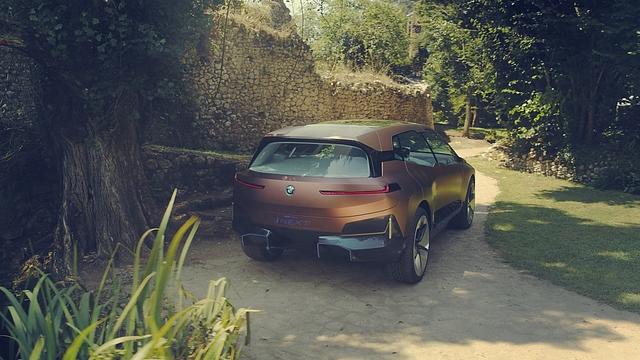 BMW iNext 2021