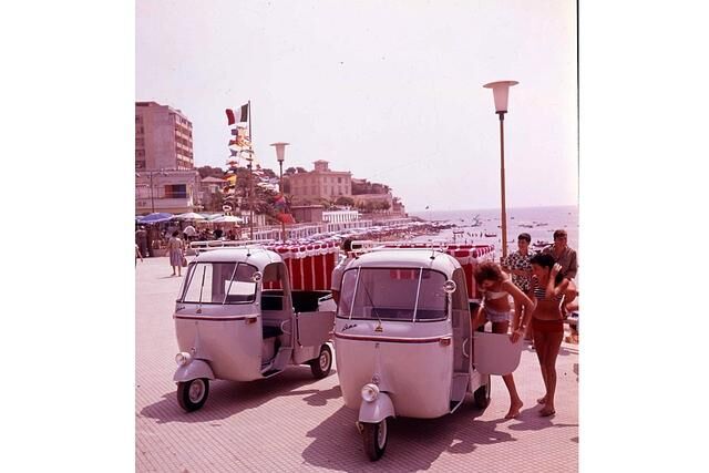 Die Piaggio Ape als Touristenbus in den 1960er Jahren 