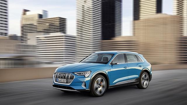 Der Audi e-tron ist maximal 200 km/h schnell