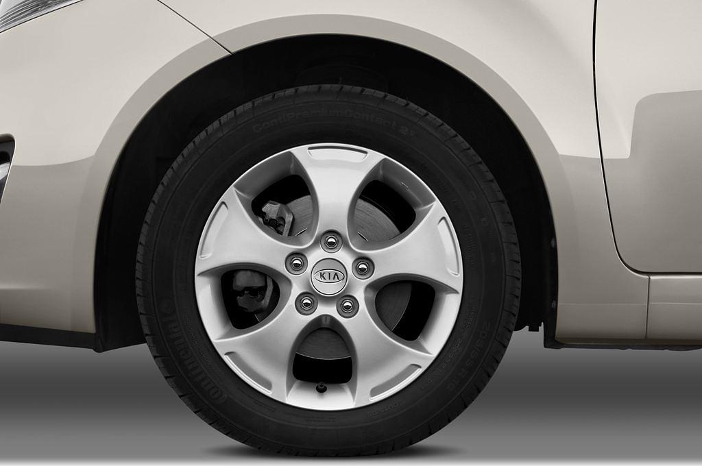 Kia Venga (Baujahr 2011) Spirit 5 Türen Reifen und Felge