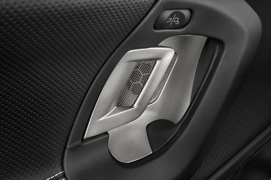 Lamborghini Gallardo (Baujahr 2011) LP560 2 Türen Bedienungselemente Tür