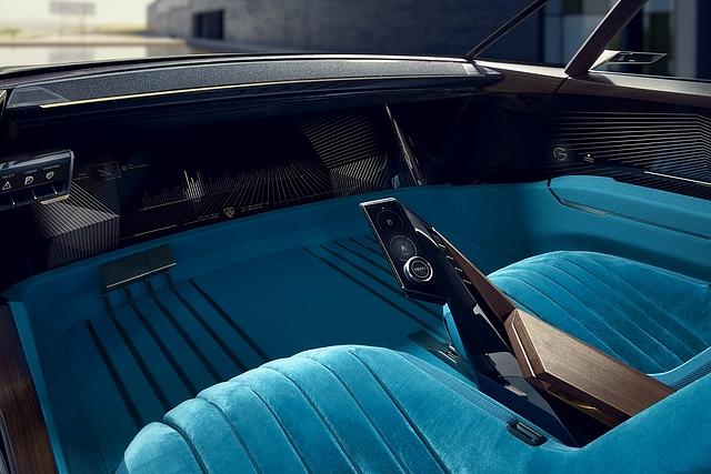 Peugeot e-Legend Concept 2018 - im autonomen Modus ohne Lenkrad