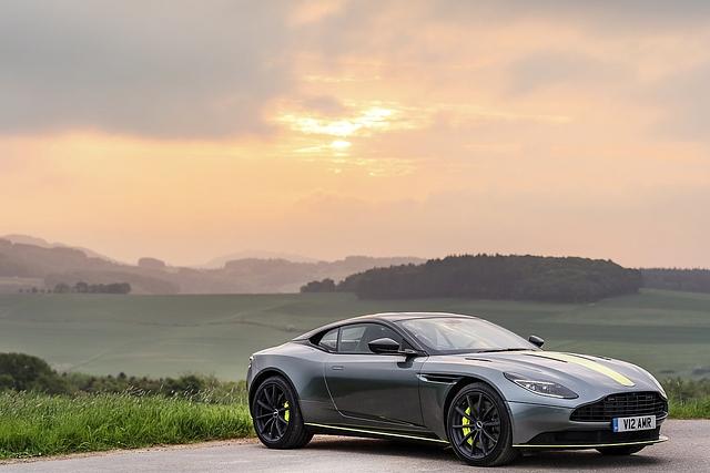 Aston Martin DB11 AMR