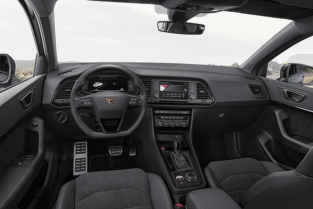 Das Cockpit des Cupra Ateca entspricht weitgehend seinem Seat-Bruder