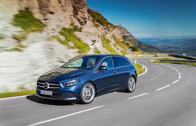 Trotz des niedrigeren Daches ist das Raumgefühl laut Mercedes großzügiger