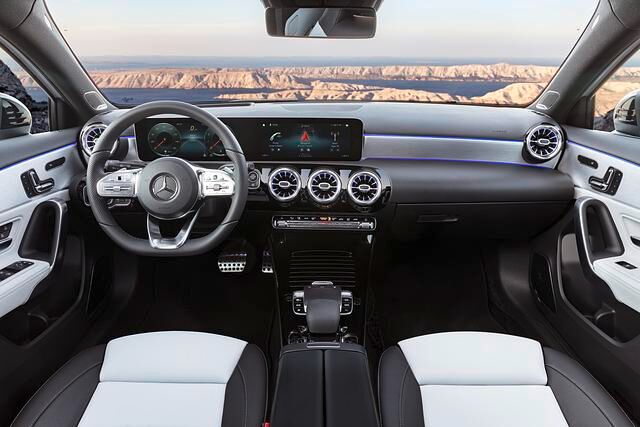 Im Cockpit arbeitet der neue Sprachassistent