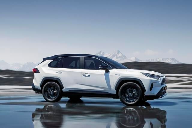 Fünfte Generation des Toyota RAV4 in den Startlöchern - Mehr Dynamik und Platz – dafür ohne Diesel