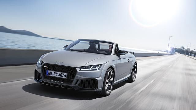 Für den Audi TT RS Roadster werden mindestens 70.500 Euro fällig. 