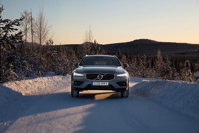 Volvo V60 D4 Cross Country - 140 kW / 190 PS