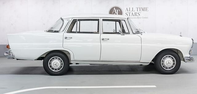 Mercedes 200D W 110