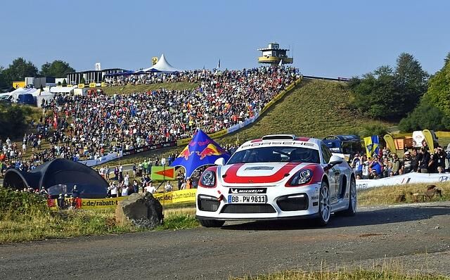 Porsche Cayman GT4 Clubsport Konzept. \"Das Rallye-Engagement geht dagegen in Richtung Kundensport.\"