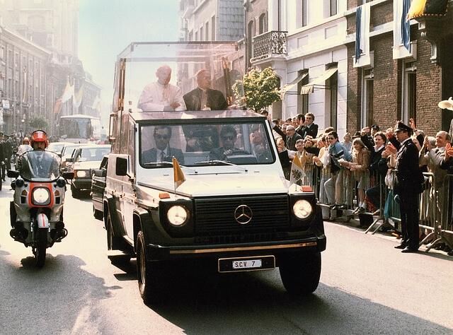 Das "Papamobil" mit Papst Johannes Paul II. 