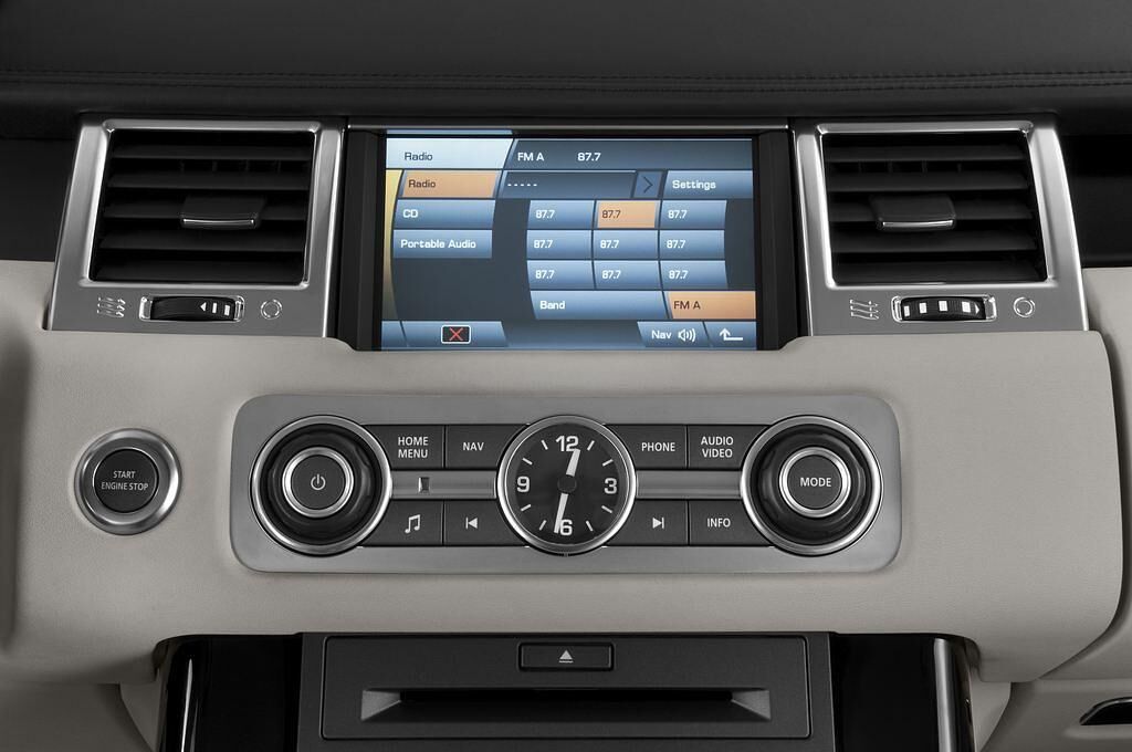 Land Rover Range Rover Sport (Baujahr 2010) HSE 5 Türen Radio und Infotainmentsystem