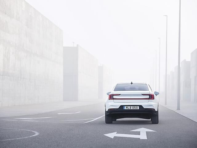 Zwei Elektromotoren schaffen insgesamt 300 kW / 408 PS
