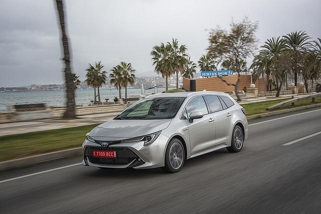 Toyota Corolla TS 1.8 Hybrid - gerade einmal 180 km/h schnell