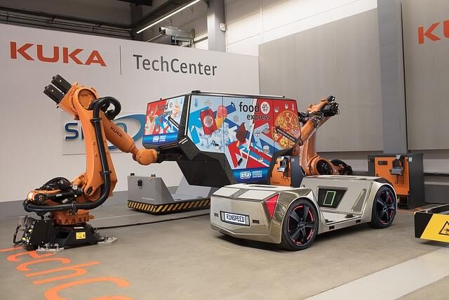 Deutlich kleiner: Das von Rinspeed und ZF entwickelte Konzept Microsnap, dessen Aufbauten Roboter tauschen können