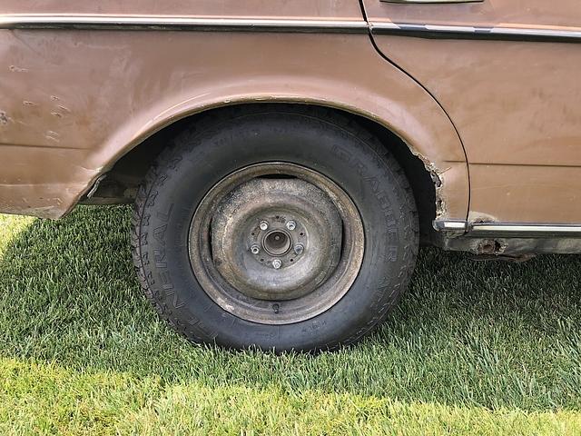 Mercedes 200 D - der braune Benz von 1982