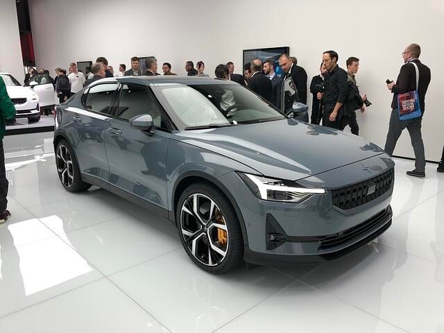 Der Polestar 2 ist weit mehr als eine Fingerübung, die noch junge Volvo-Tochter zeigt eine kompakte Elektro-Limousine, die für rund 40.000 Euro erhältlich sein soll
