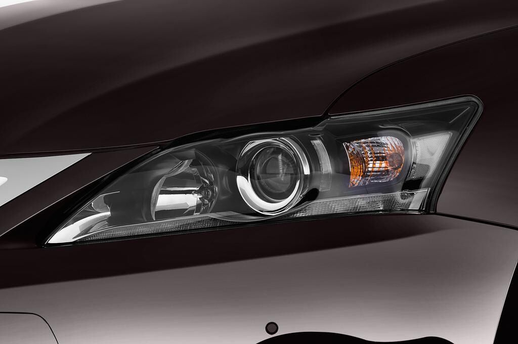 Lexus CT (Baujahr 2015) Executive Line 5 Türen Scheinwerfer