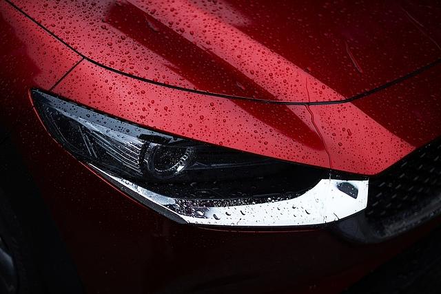 Der Mazda CX-30 wird Voll-LED Scheinwerfer haben