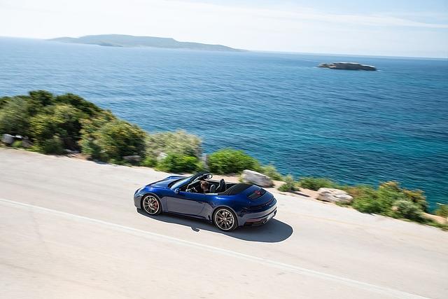 Auch Porsche 911 Carrera 4S Cabriolet hat eine Hinterachslenkung