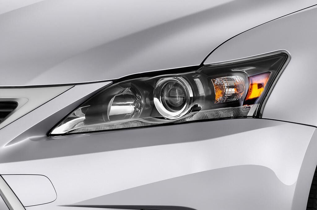 Lexus CT 200H (Baujahr 2014) Luxury Line 5 Türen Scheinwerfer