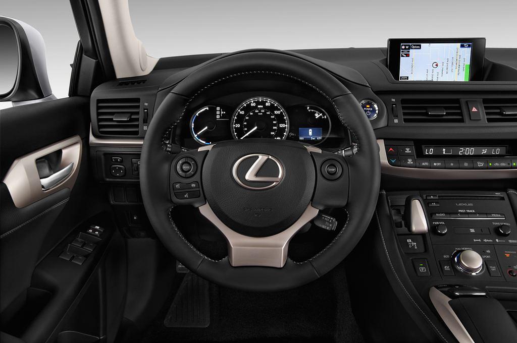 Lexus CT 200H (Baujahr 2014) Luxury Line 5 Türen Lenkrad