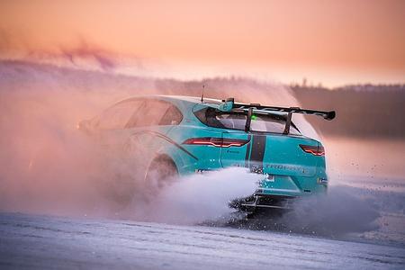 So fährt sich der Jaguar I-Pace eTrophy - Schneekanone 