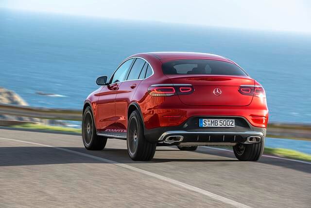 An dem bewährten äußeren Auftritt mit der schrägen Dachlinie haben die Mercedes-Designer wenig geändert