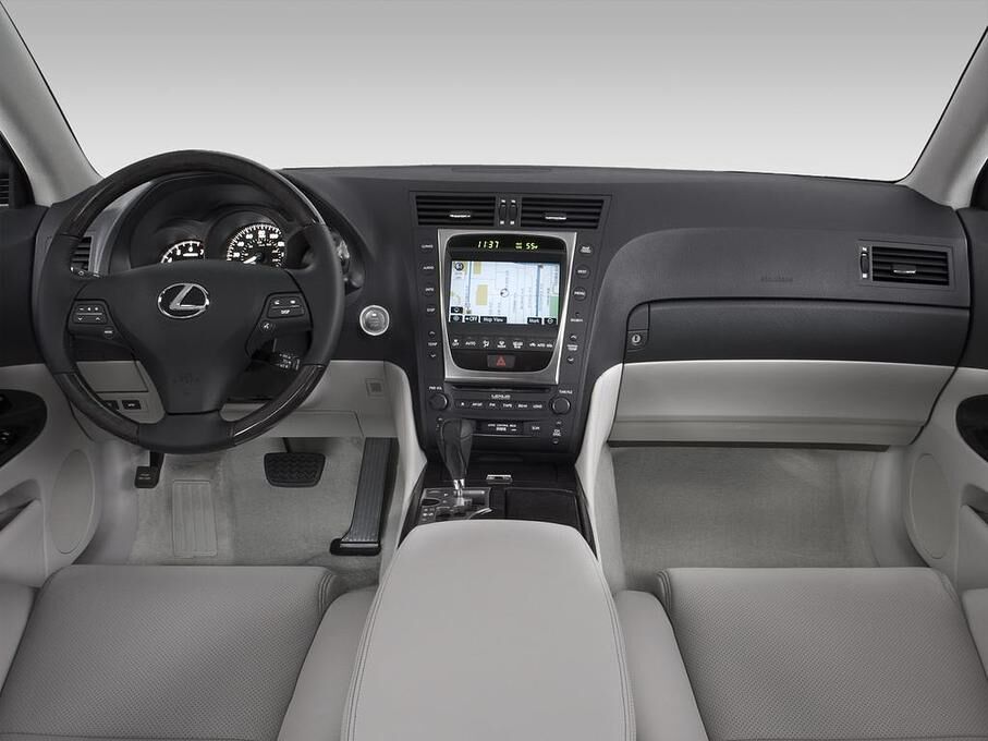 Lexus GS (Baujahr 2010) 350 4 Türen Cockpit und Innenraum